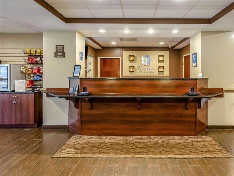 Comfort Inn & Suites Christiansburg I-81 מראה חיצוני תמונה