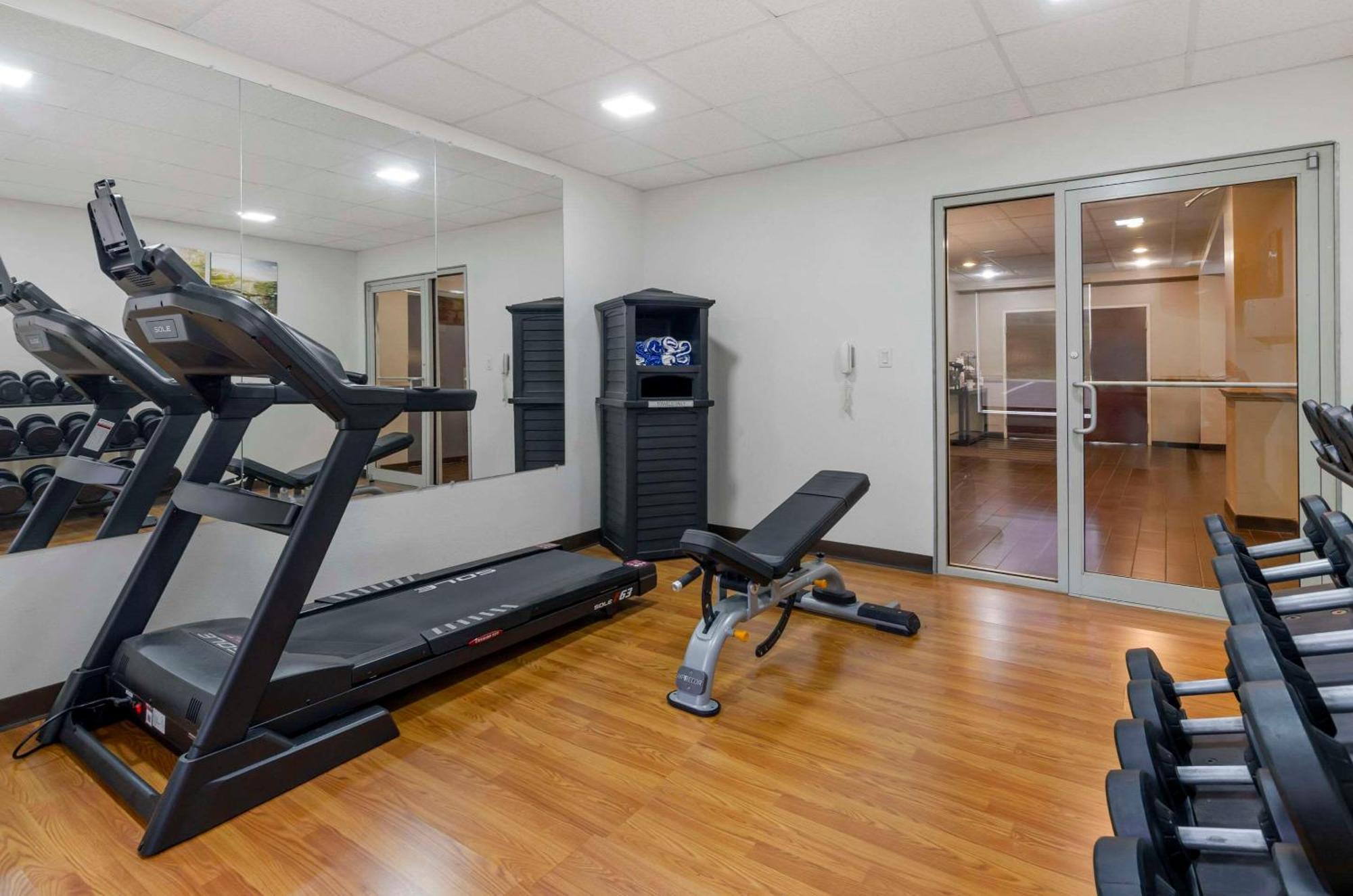 Comfort Inn & Suites Christiansburg I-81 מראה חיצוני תמונה