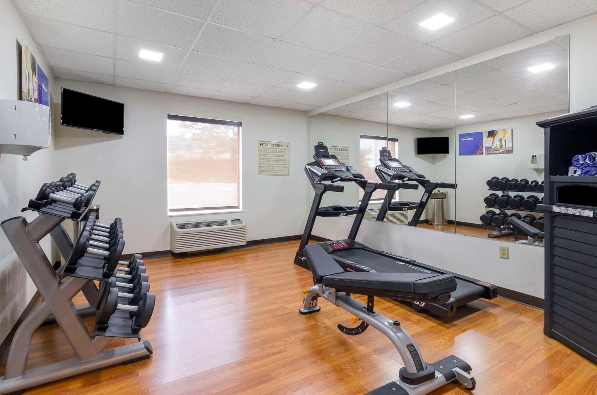 Comfort Inn & Suites Christiansburg I-81 מראה חיצוני תמונה