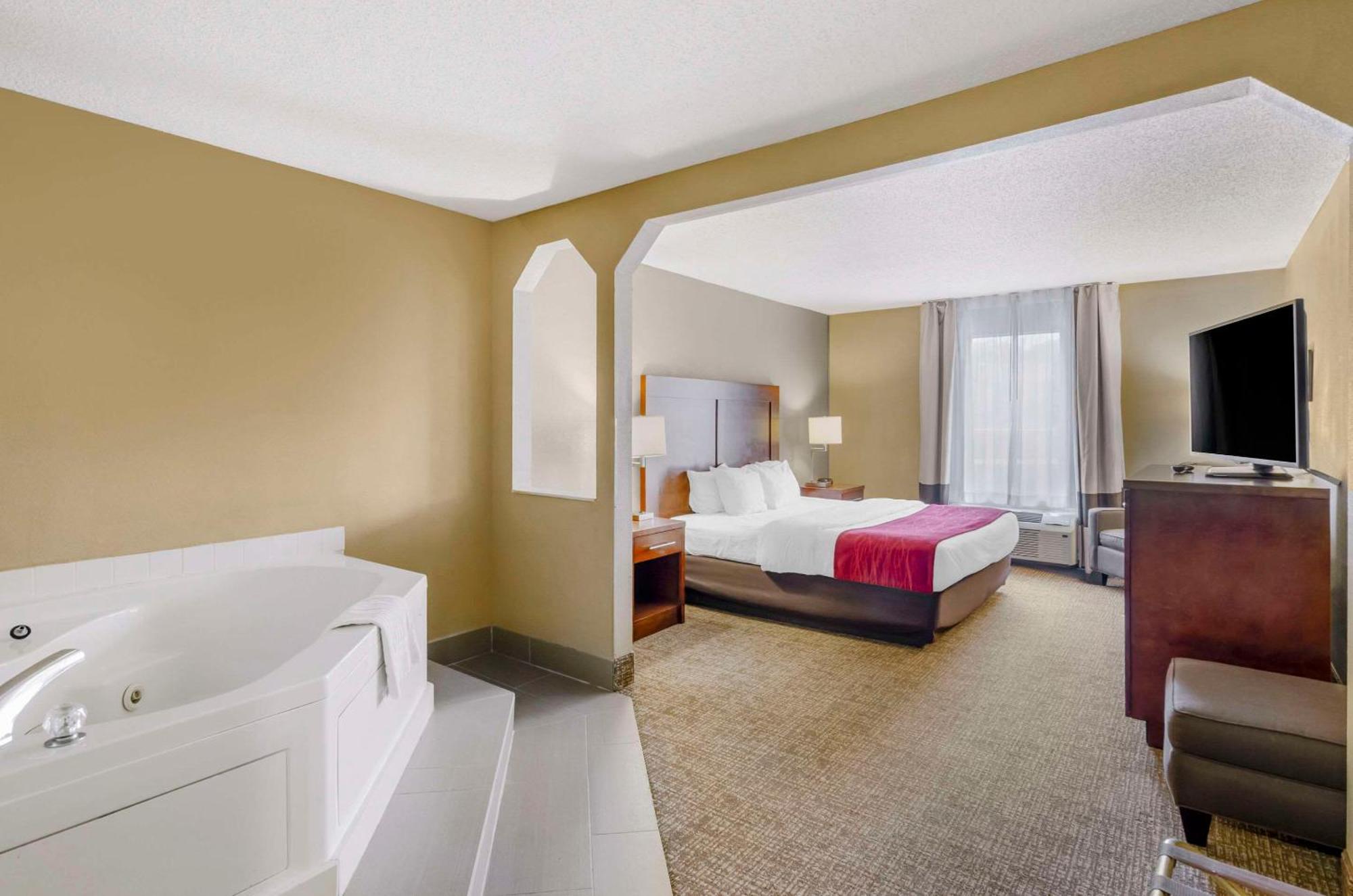 Comfort Inn & Suites Christiansburg I-81 מראה חיצוני תמונה